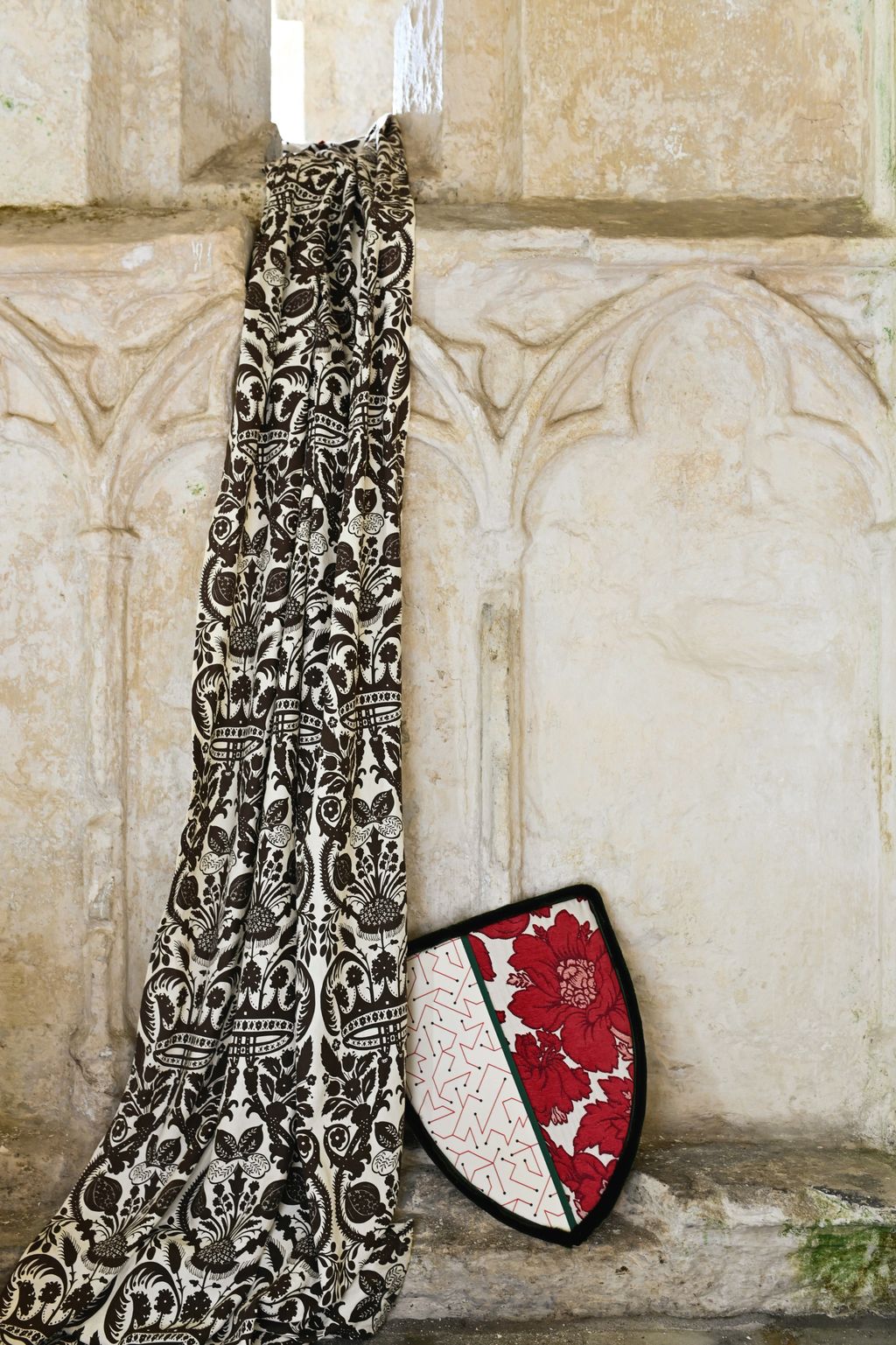 Fabric Cardamom ‘Royal Palm linen by Raoul Textiles 282 Turnell Gigon. Shield Crimson on white ‘Transistors wool mix...