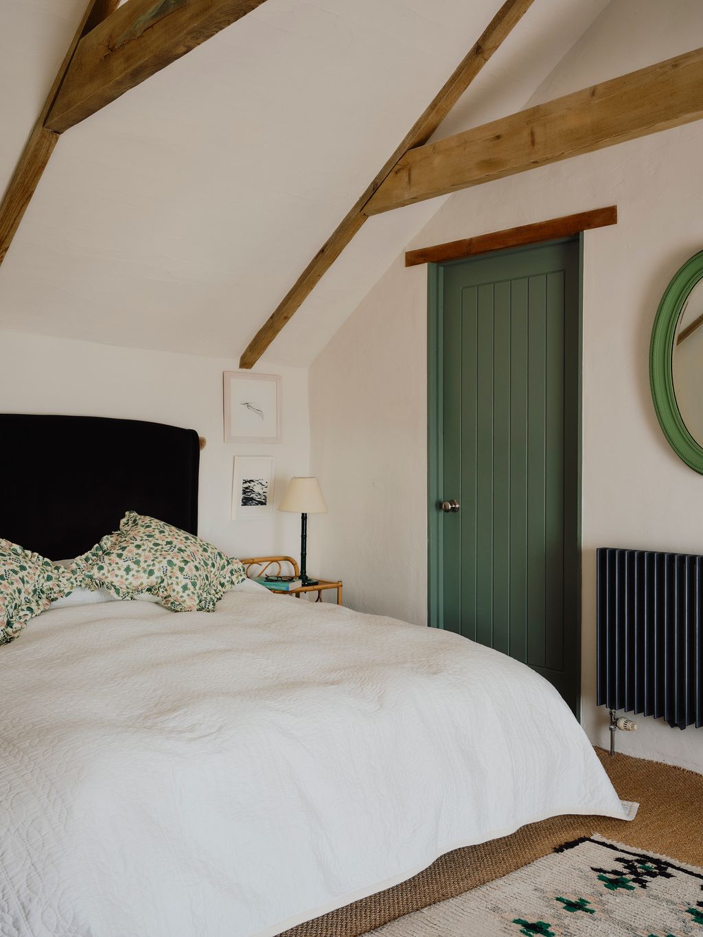 In the main bedroom theres a beautiful quilt that Hannahs mum made for her 40th birthday. Its all handstitched and it...