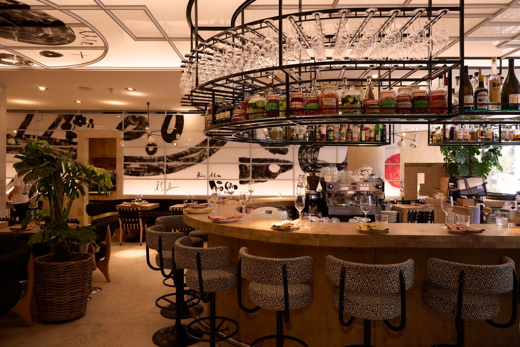 Nestled in Fitzrovia just north of Soho and theatreland Rovi is an exellent preshow pick. After a refurbishment that...