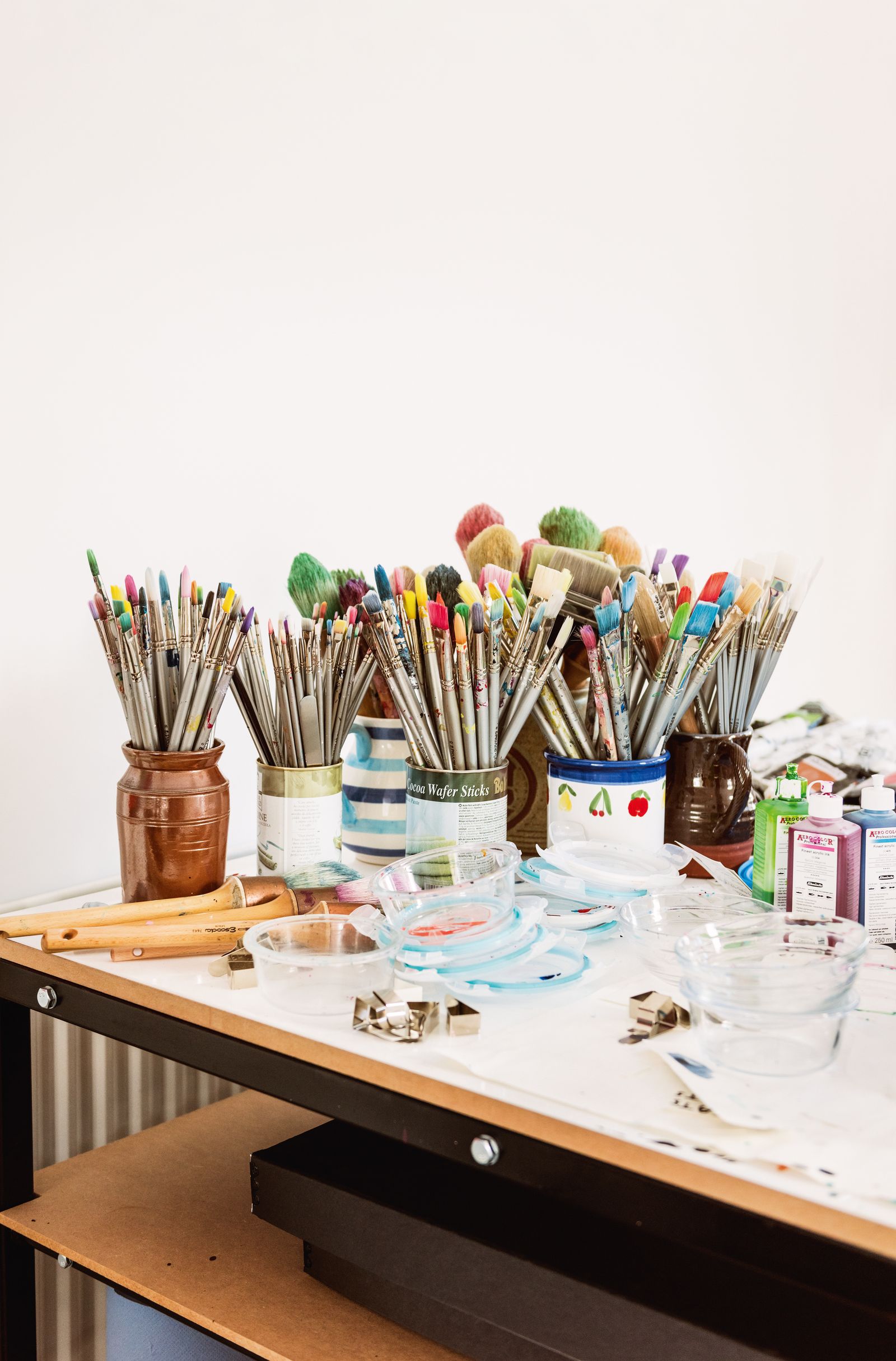 Image may contain Brush Device Tool Furniture Table and Tabletop