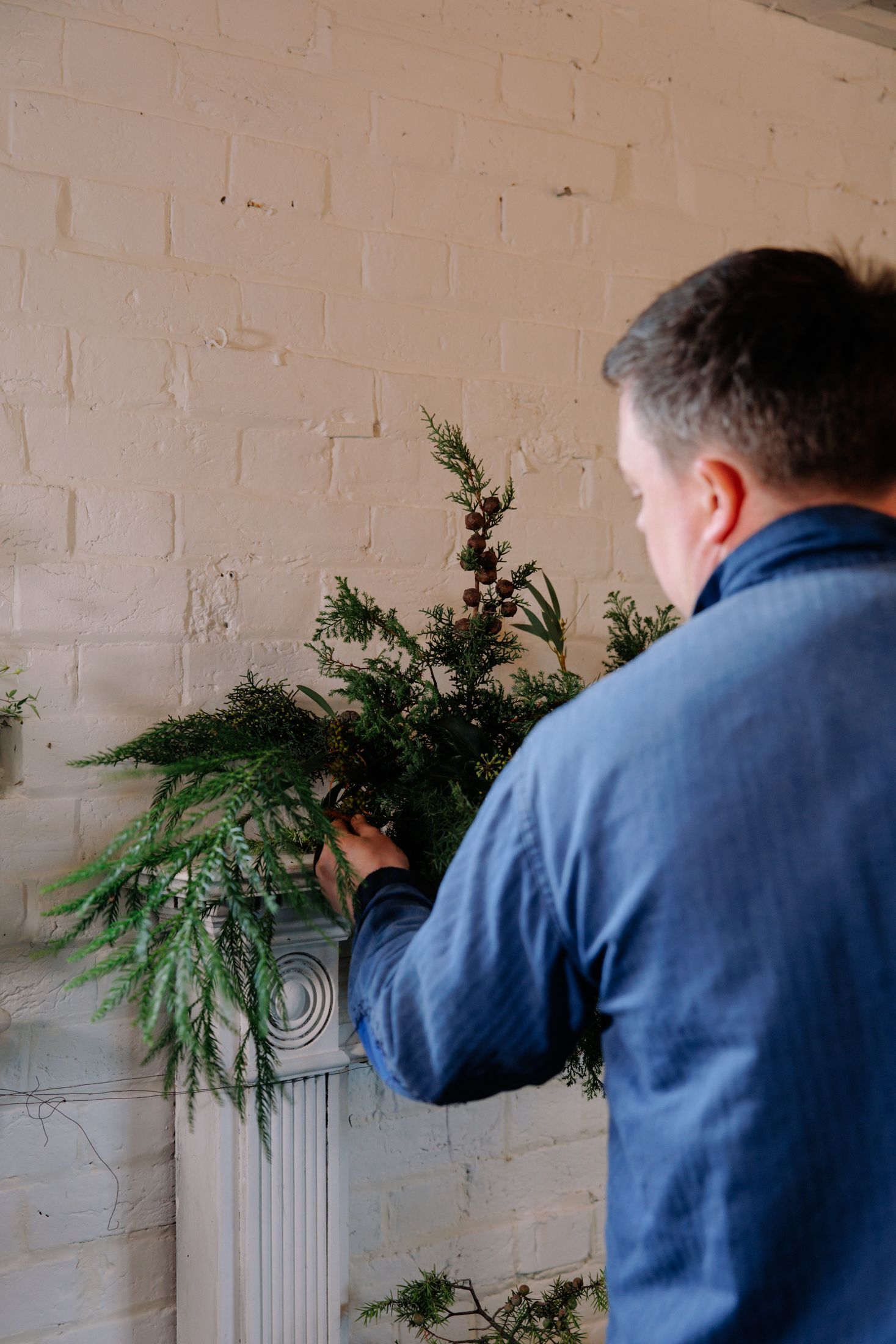 A florists guide to making a mantel garland using foraged and seasonal ingredients